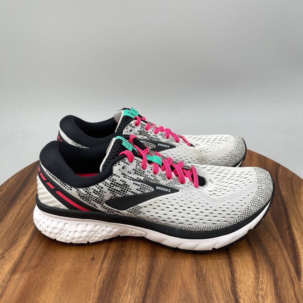 Brooks Ghost 11 Shoes Womens Size 9 B Gray Running Comfort Walking Sneakers Gym